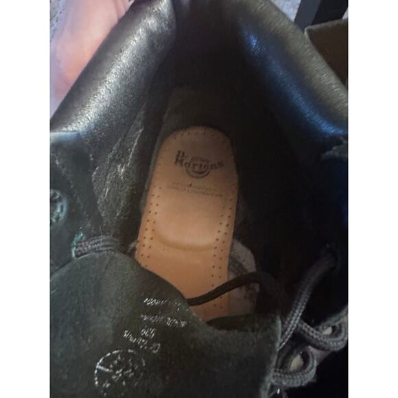 DOC MARTENS BLACK LEATHER AIR CUSHIONED SOLE BOOTS; SIZE 42 US M/9 Or W/10-11 - Picture 7 of 8